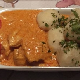 Csirkemellpaprikás burgonyagombóccal