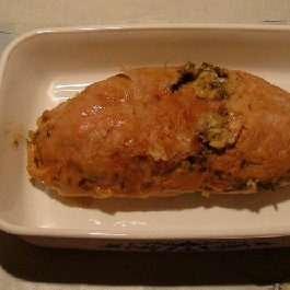 Gombával-spenóttal töltött pulykamellrolád