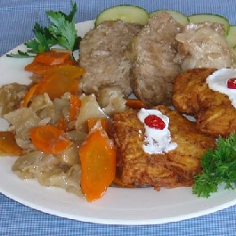 Zöldségekkel párolt sertésborda