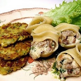 Gombával és kacsahússal töltött csigák, cukkinis lepénnyel