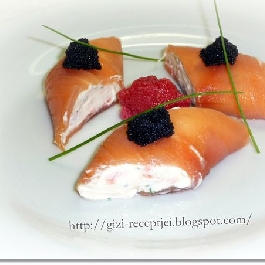 Füstölt lazactekercs mascarpone krémmel