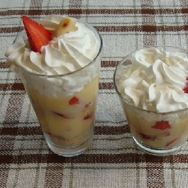 Epres-kekszes pohárkrém