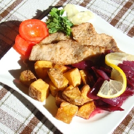 Sertésborda áfonyás lilahagymával